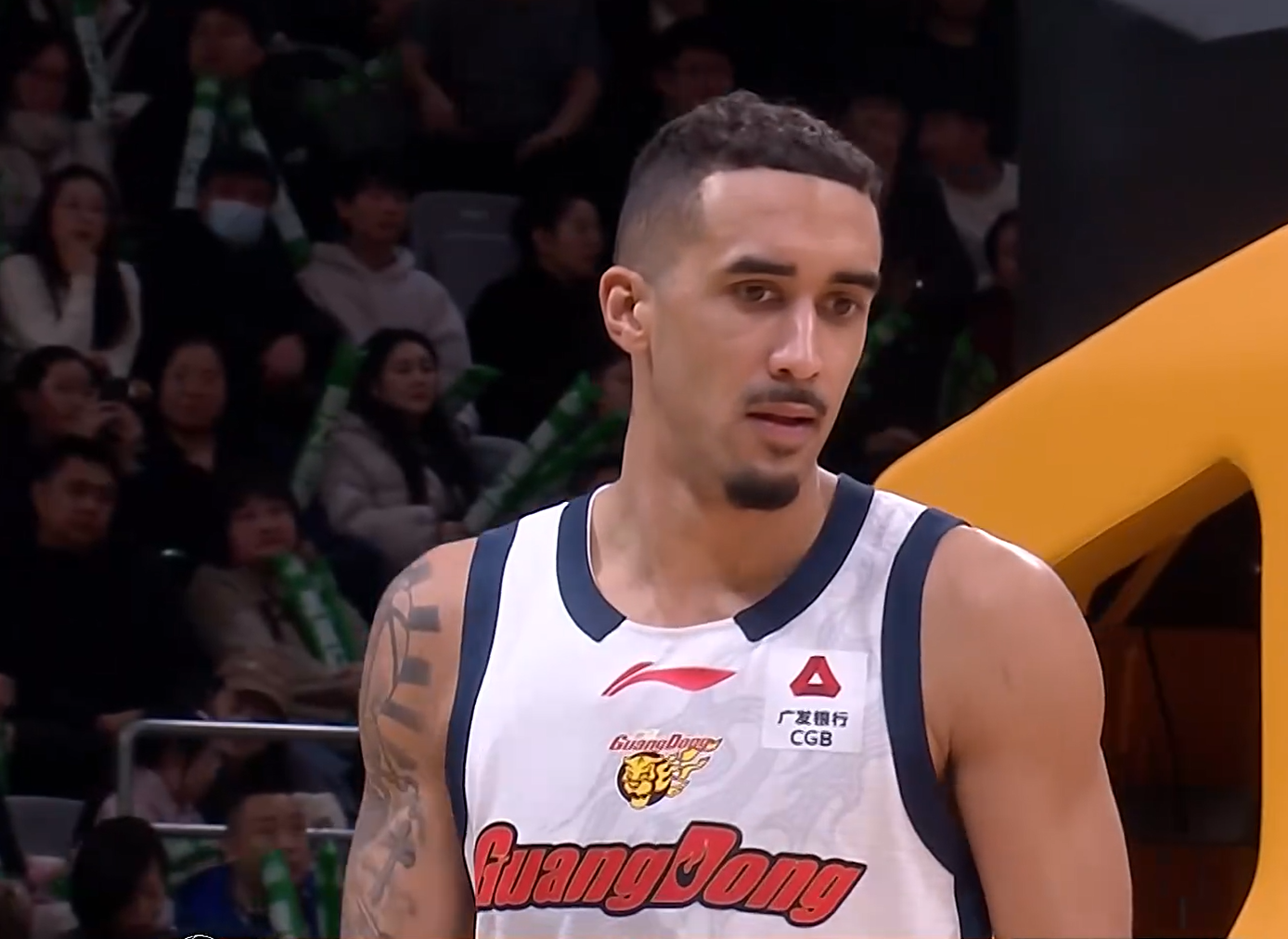 PG电子-广东名记质疑CBA裁判：广东队做不行，为何其他球队做就可以